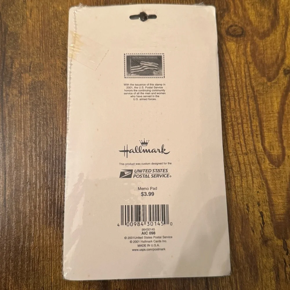 USPS Hallmark‎ Honoring Veterans Self Sticking Memo Pad Sealed 2001